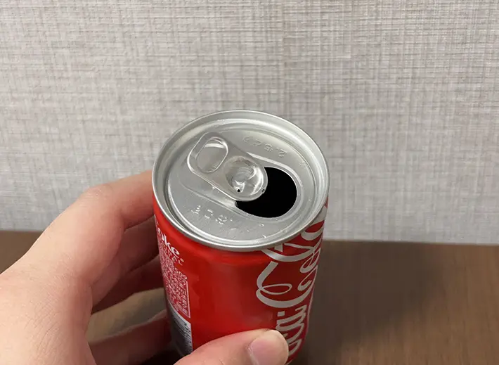 缶の飲み物の画像