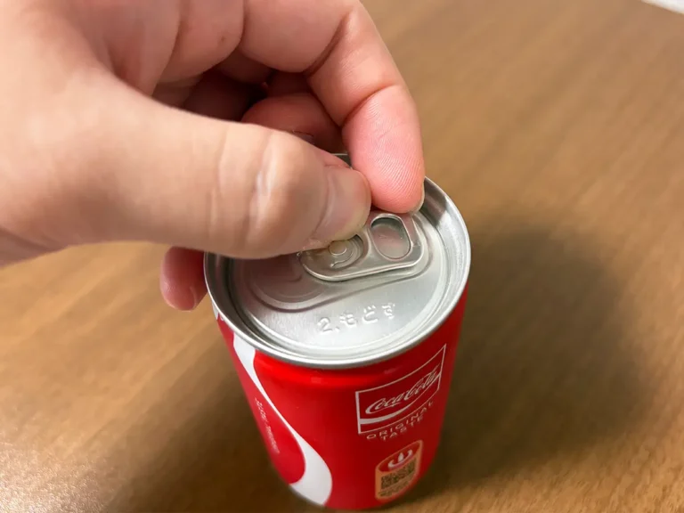 缶の飲み物の画像