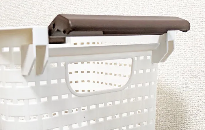 『DAISO 積み重ね収納バスケット（ホイール付）』の写真（撮影：ワード）