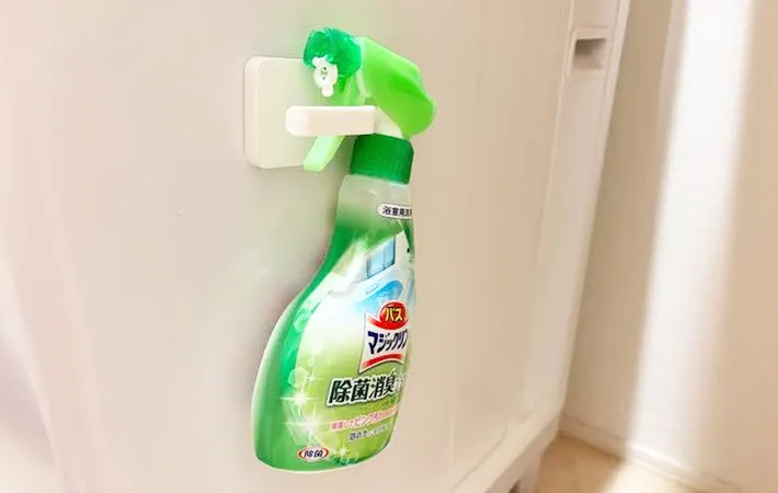 『DAISO nomaキッチンマルチホルダー（マグネット）』の使用写真（撮影：ワード）