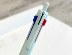 「コレ考えた人、天才では?」3色ボールペンの弱点を克服した『ジェットストリーム』がこちら