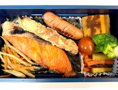 「弁当に入れると毎回喜ばれる」「気づけば何度もリピ中！」冷凍庫に常備したいストック食材【5選】