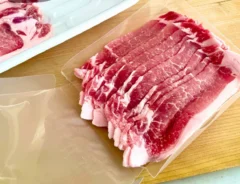 「冷凍庫の中がごちゃごちゃしない」「消費が激しいラップから卒業!」 肉の小分け冷凍に便利なパックがこちら