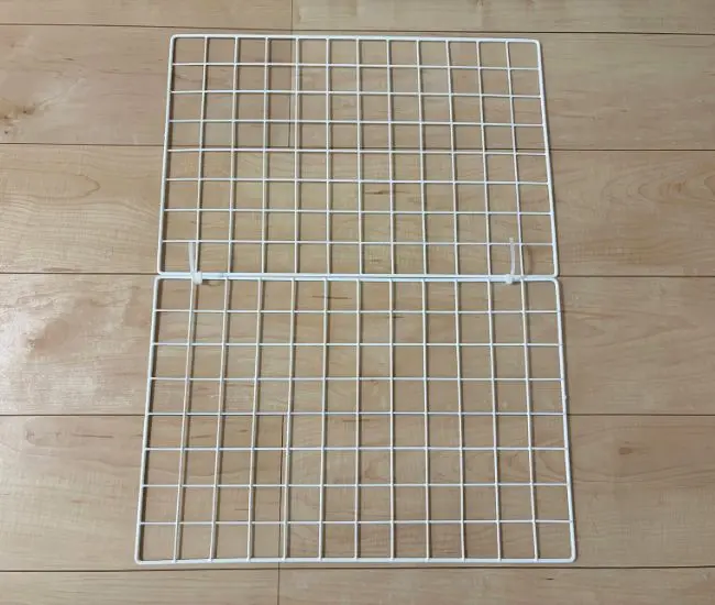 2枚のワイヤーネットがつながっている様子（撮影：grapeライフハック編集部）