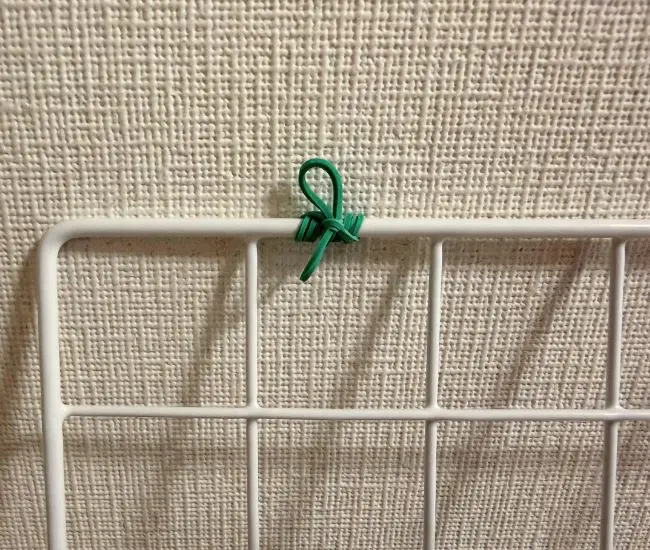 輪ゴムを装着した様子（撮影：grapeライフハック編集部）