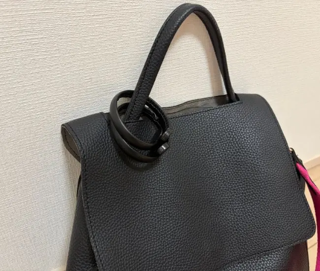 バッグにつけた様子（撮影：grapeライフハック編集部）