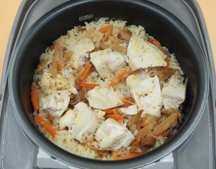 鶏肉を使った炊き込みご飯