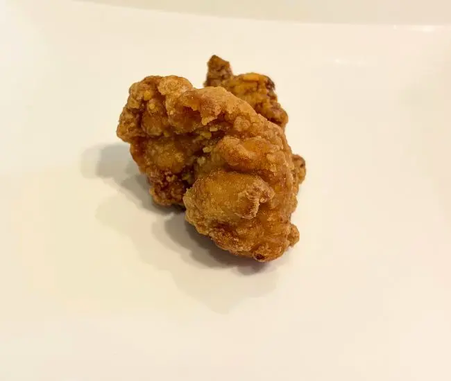 トースターで加熱したから揚げ（撮影：grapeフード編集部）