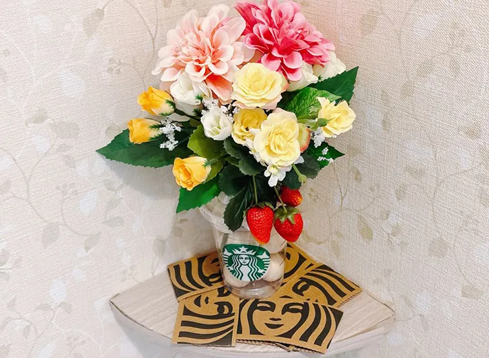 スリーブを花瓶の敷物にした画像（撮影：キジカク）