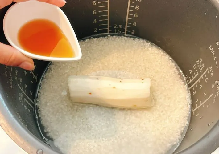 『長芋の炊き込みご飯』を作る写真（撮影：キジカク）