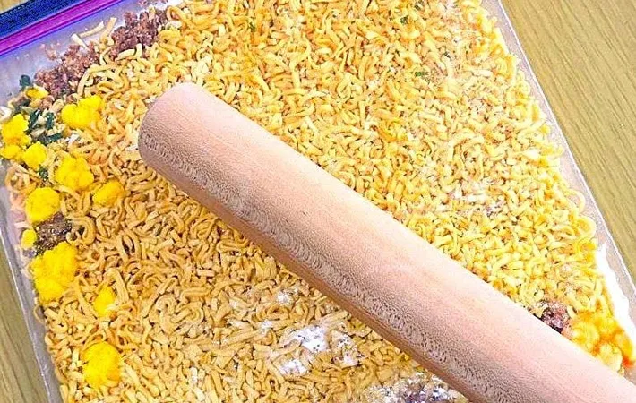 『カップヌードル炒飯』を作る写真（撮影：キジカク）