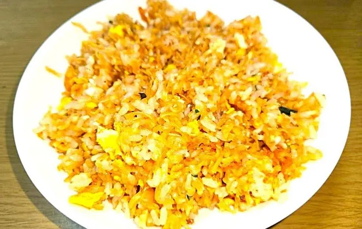 『カップヌードル炒飯』の完成写真（撮影：キジカク）