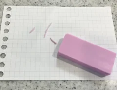 消しゴム（撮影：grapeライフハック編集部）