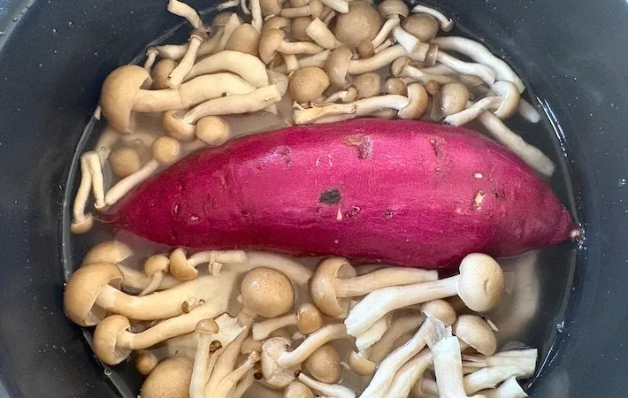 しめじを入れた画像（撮影：エニママ）