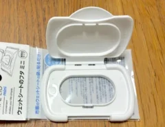 ウエットシートの蓋画像（撮影：エニママ）