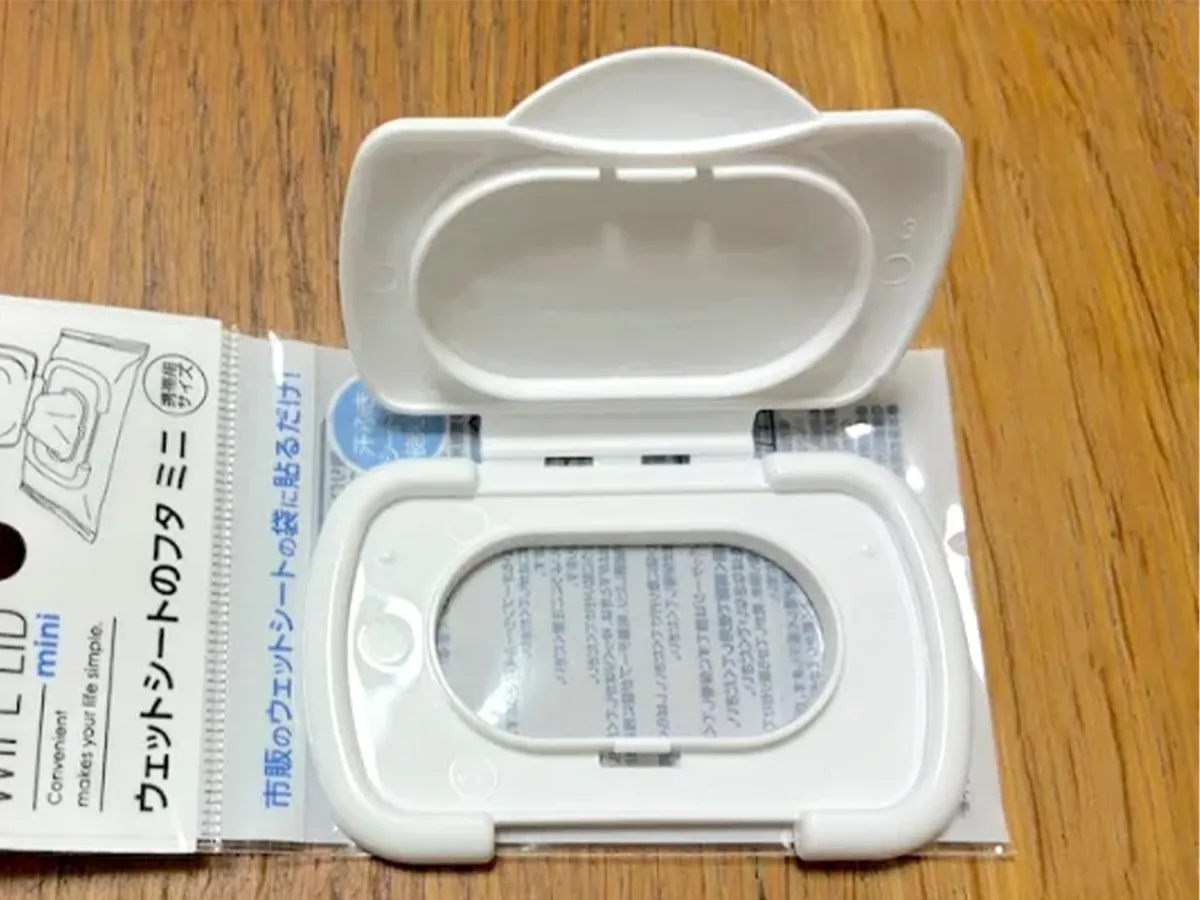 ウエットシートの蓋画像（撮影：エニママ）