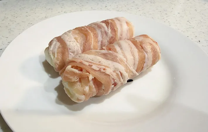 肉で巻いたチーズの画像（撮影：エニママ）