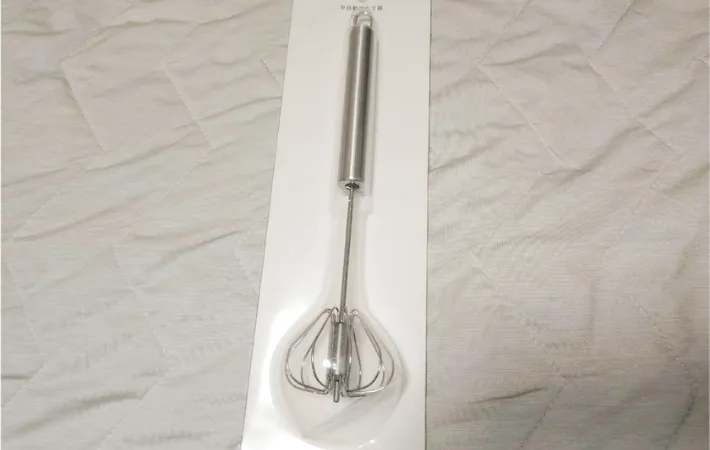 3COINSの『半自動泡だて器』の画像（撮影：エニママ）