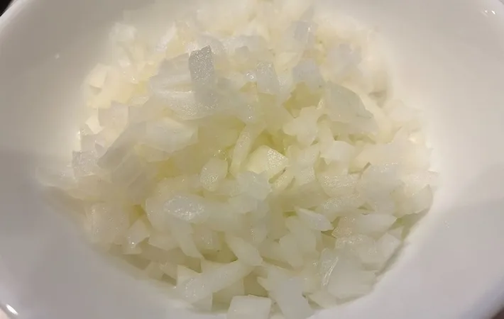 玉ねぎをみじん切りにした画像（撮影：エニママ）