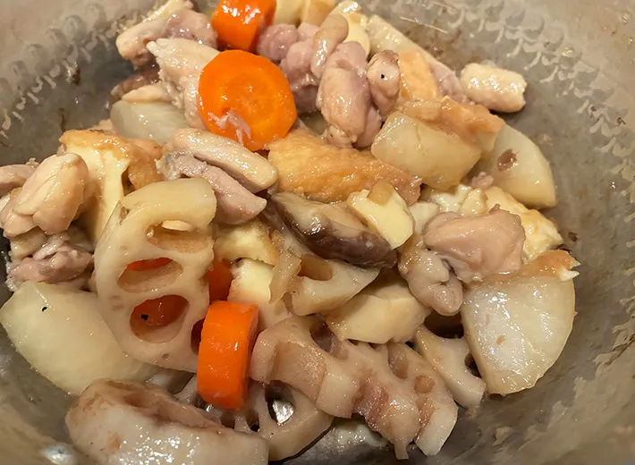 煮物にオリーブオイルを加えた画像（撮影：エニママ）