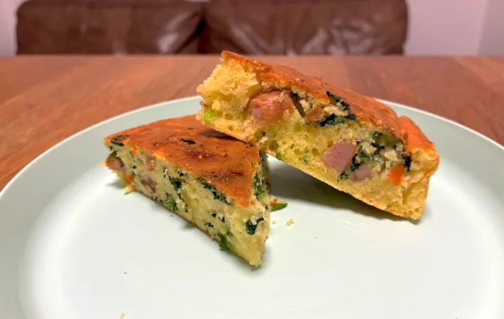 8等分にしたケークサレ2切れの画像（撮影：エニママ）