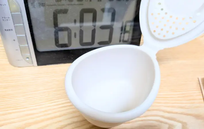 時計とたまごとレンジで簡単温泉たまごの画像（撮影：キジカク）