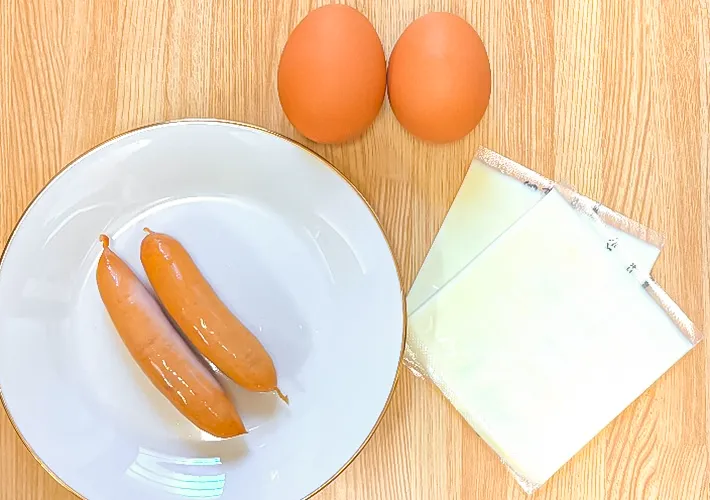 『ブレックファーストブリトー』を作る写真（撮影：grapeフード編集部）