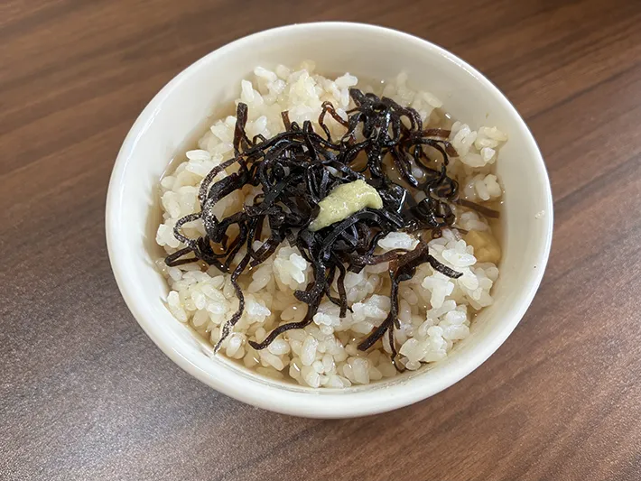 芋栗ごはんをアレンジしたお茶漬け（撮影：grapeフード編集部）