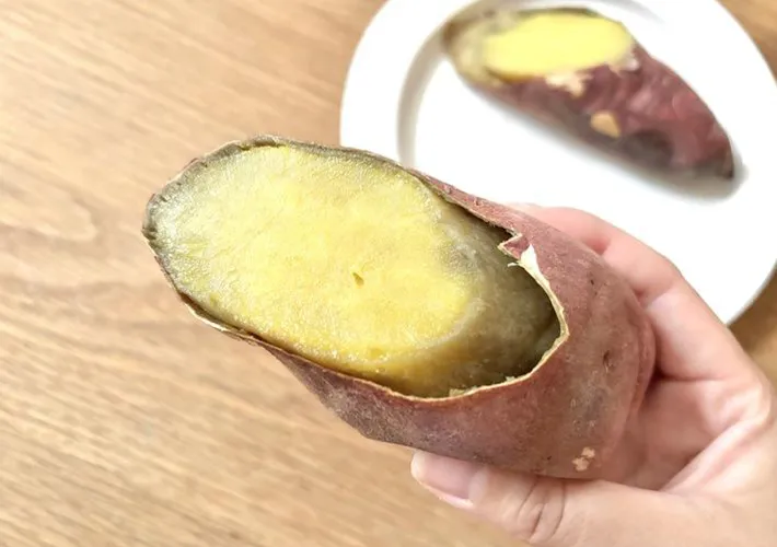 『イオン』の焼き芋の写真（撮影：grapeフード編集部