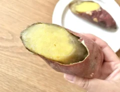 『イオン』の焼き芋の写真（撮影：grapeフード編集部