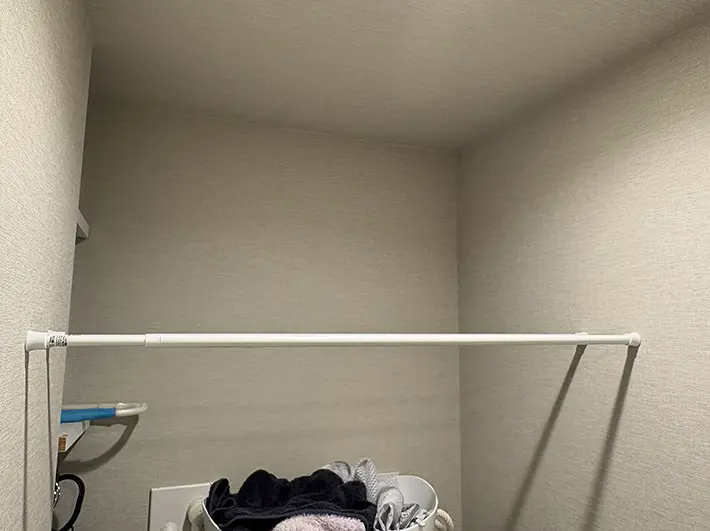 つっぱり棒の画像