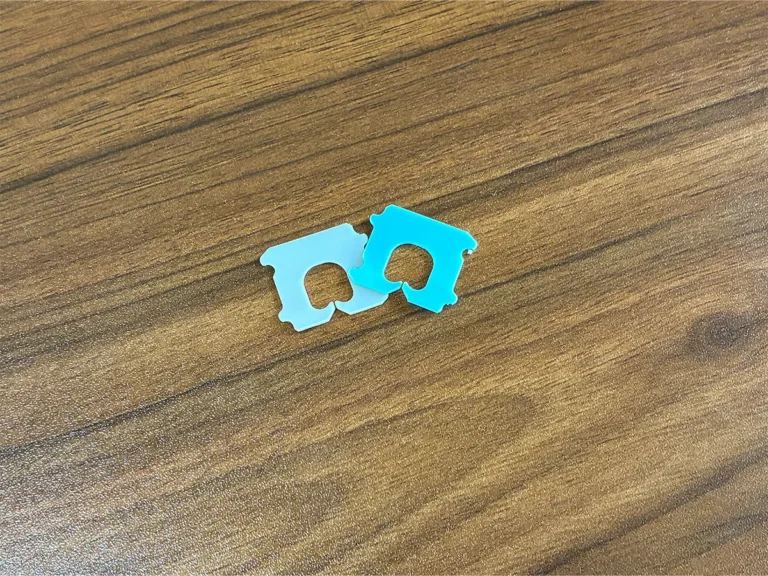 机に置かれたパンの留め具（撮影：grapeライフハック編集部）