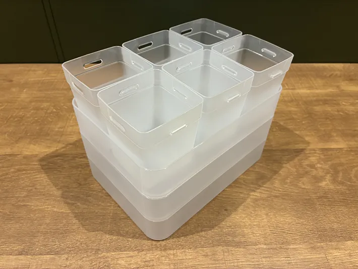 くつした整理カップと収納ボックスを組み合わせた文房具ボックス（撮影：grapeライフハック編集部）