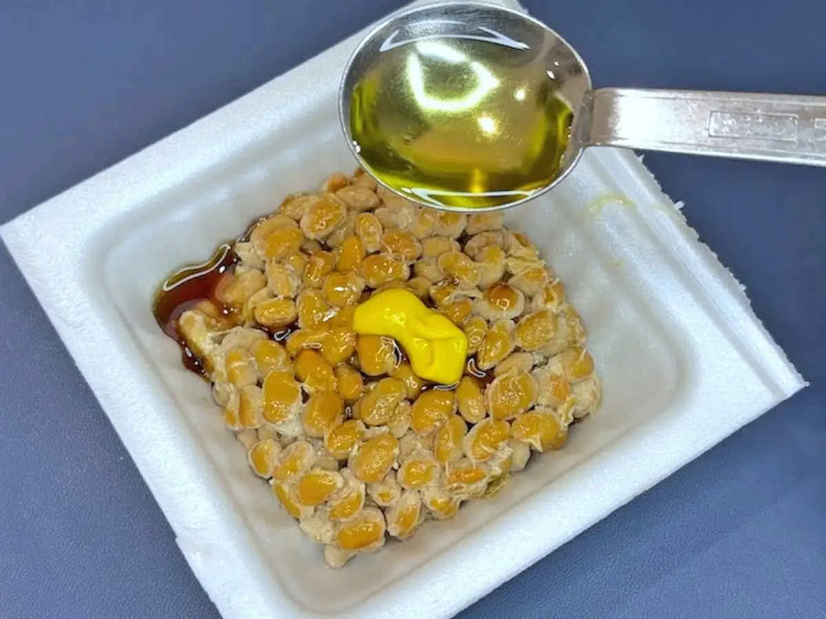 『納豆にオリーブオイル』の写真（撮影：キジカク）