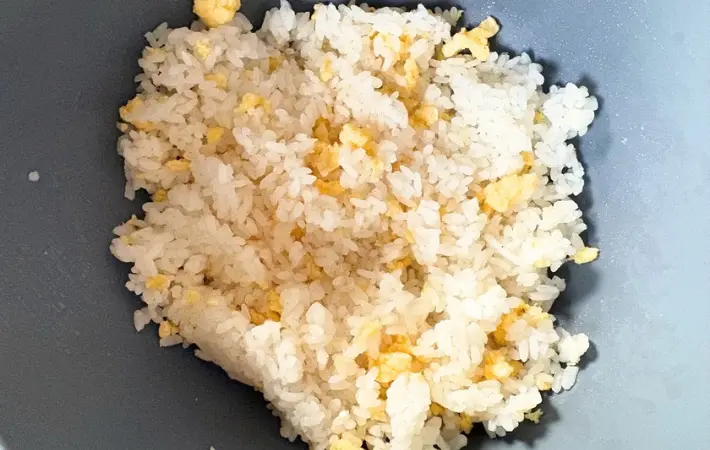 ご飯に炒り卵を混ぜた画像（撮影：エニママ）