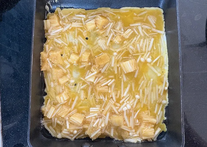 卵液の半量を流し入れた画像（撮影：エニママ）