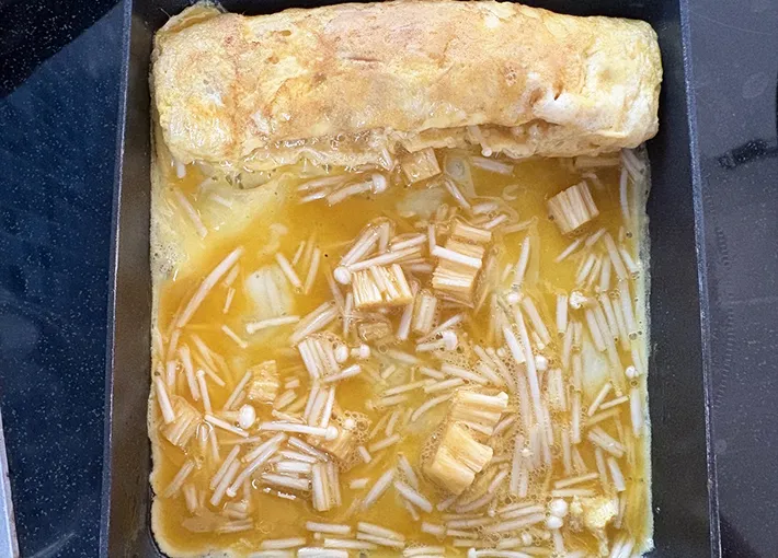 残りの卵液を流し入れた画像（撮影：エニママ）