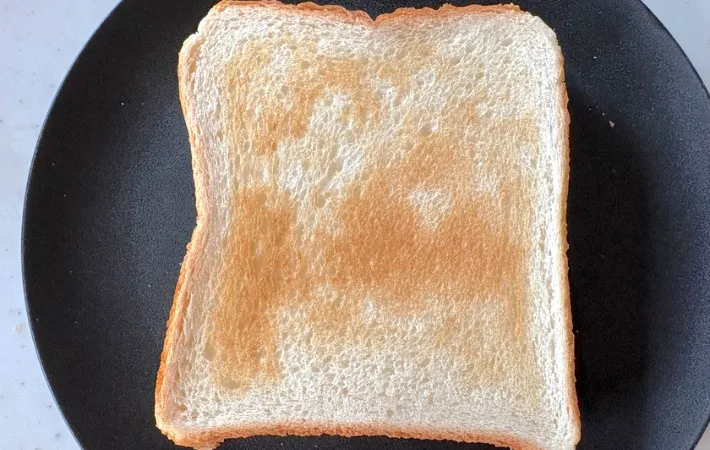 食パンが焼けた画像（撮影：エニママ）