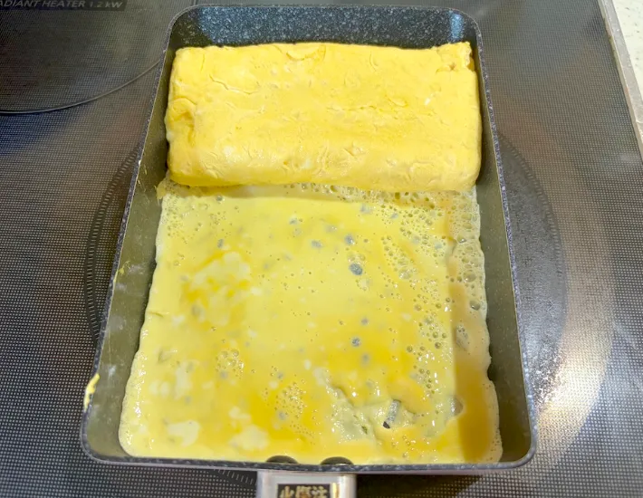 巻いている途中の玉子焼きの画像（撮影：エニママ）