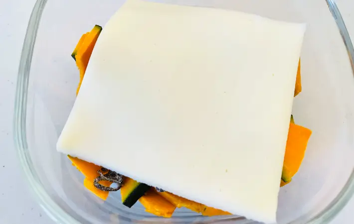 チーズを乗せた画像（撮影：エニママ）