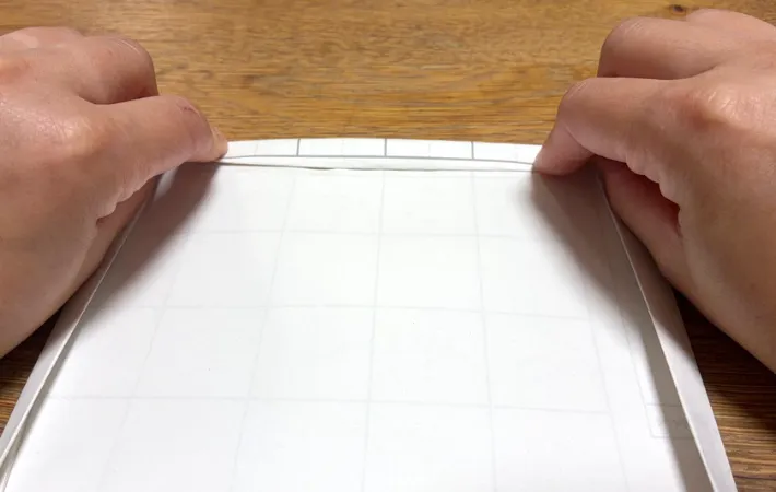 上部を折っている画像（撮影：エニママ）