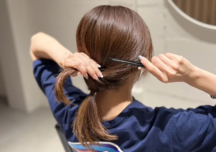 簡単ヘアアレンジの手順の写真