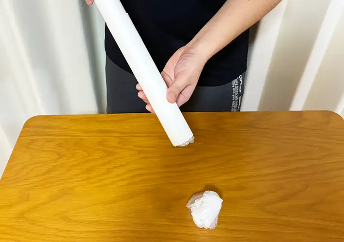 ラップの芯活用写真（撮影：grapeライフハック編集部）