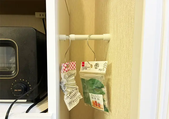 短いつっぱり棒の活用写真（撮影：grapeライフハック編集部）