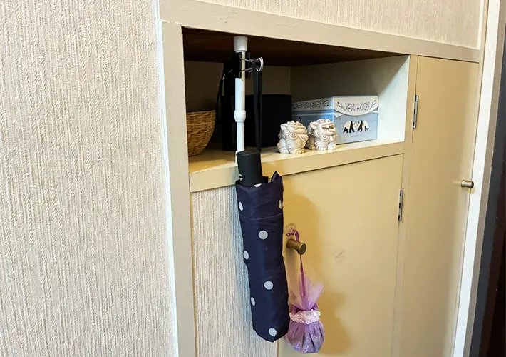 短いつっぱり棒の活用写真（撮影：grapeライフハック編集部）