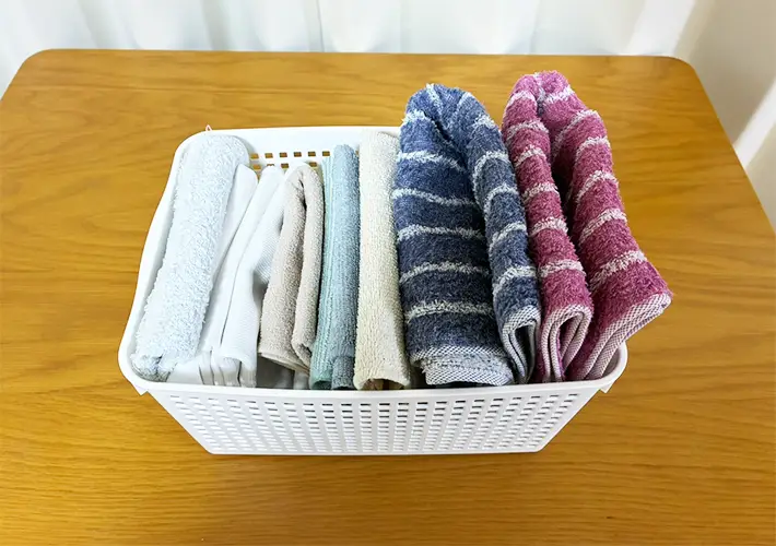 つっぱり棒とバスケットの活用写真（撮影：grapeライフハック編集部）