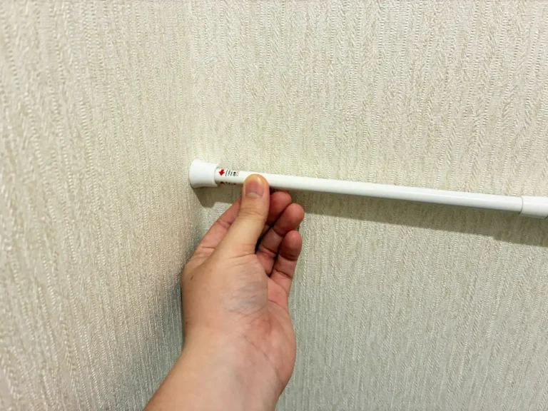 つっぱり棒と木板の活用写真（撮影：grapeライフハック編集部）