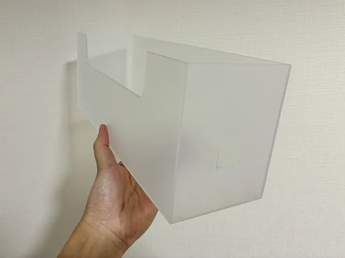 手で持ったファイルボックス（撮影：grapeライフハック編集部）