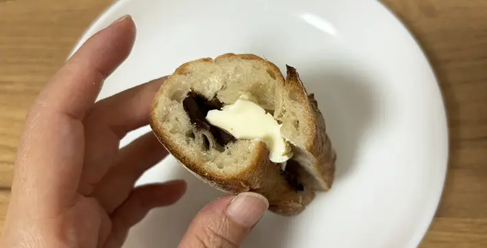 ヒーティングしたスタババゲットの画像（撮影：grapeフード編集部）