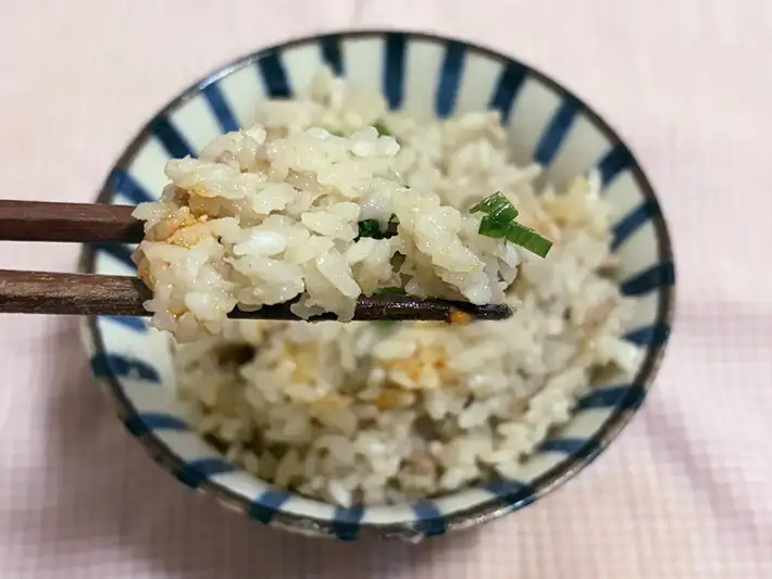 『担々麺風炊き込みご飯』の写真（撮影：grapeフード編集部）